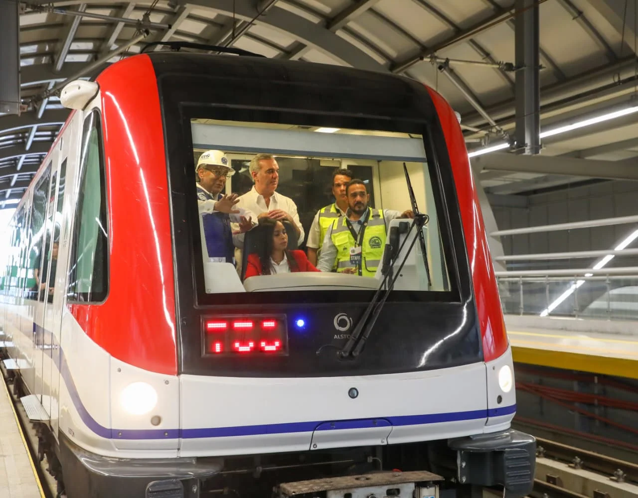 Luis Abinader supervisa prueba dinámica de la Línea 2C del Metro hacia Los Alcarrizos